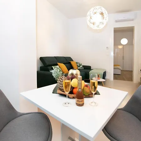 Four Modern Apartment'S At Antique Villa, Castropola 8, Pula, City Center Apartment *